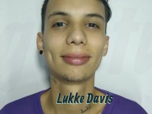 Lukke_Davis