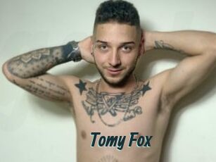 Tomy_Fox